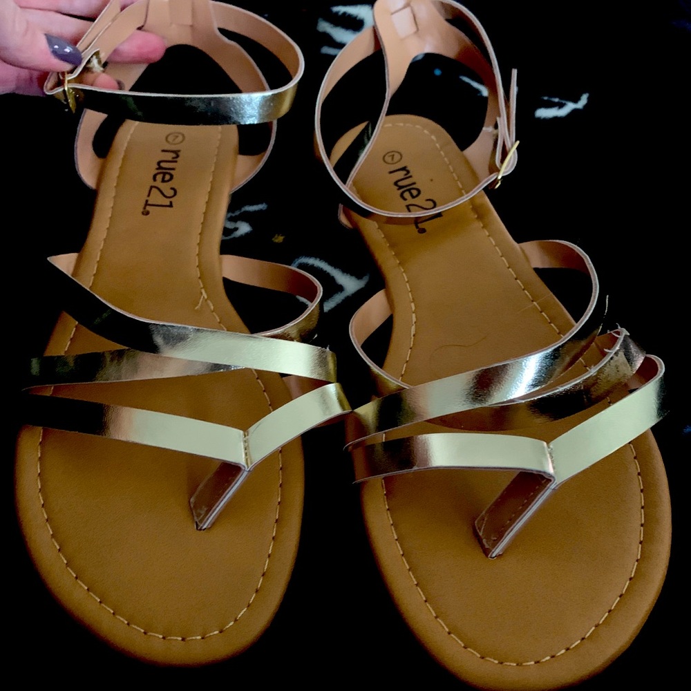 **SOLD***Brand New never worn Rue 21 Gold sandals. Size 7…Too big for me!